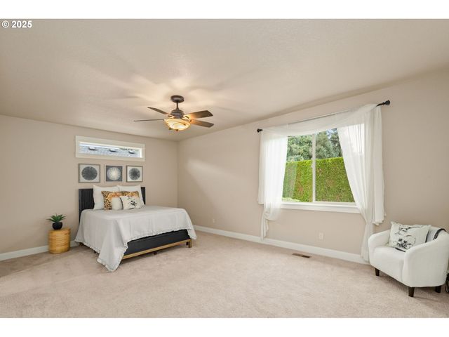 312 Se 13TH Pl, Canby, OR 97013