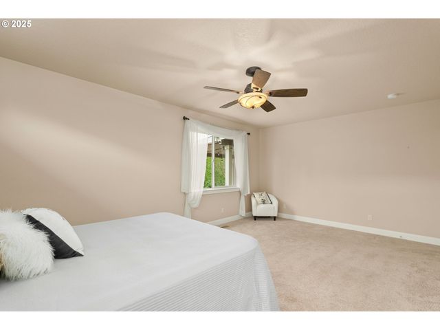 312 Se 13TH Pl, Canby, OR 97013