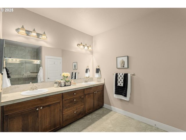 312 Se 13TH Pl, Canby, OR 97013