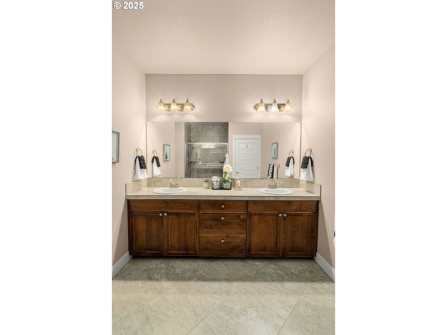 312 Se 13TH Pl, Canby, OR 97013