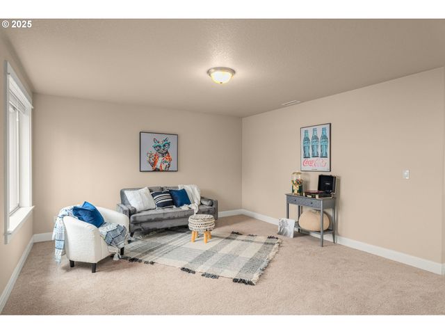 312 Se 13TH Pl, Canby, OR 97013