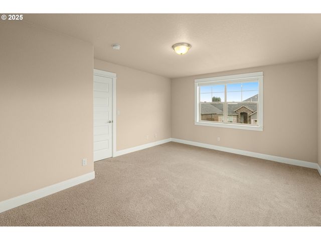 312 Se 13TH Pl, Canby, OR 97013