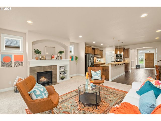 312 Se 13TH Pl, Canby, OR 97013