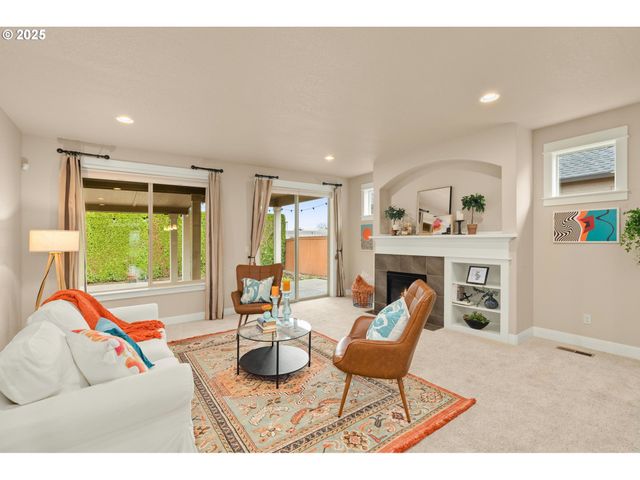 312 Se 13TH Pl, Canby, OR 97013