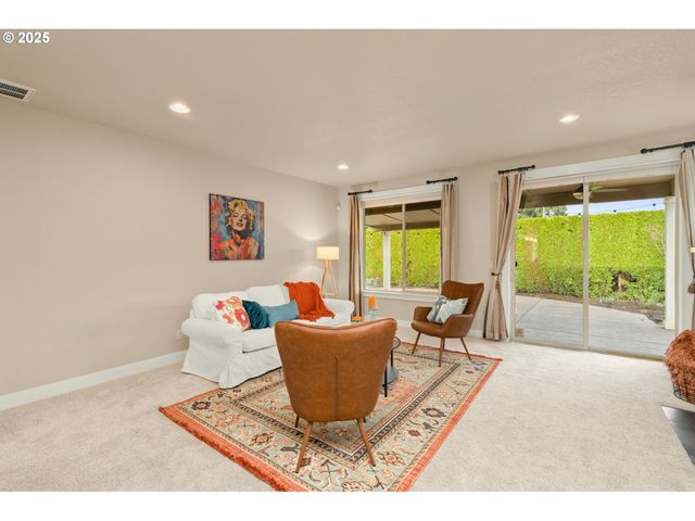 312 Se 13TH Pl, Canby, OR 97013