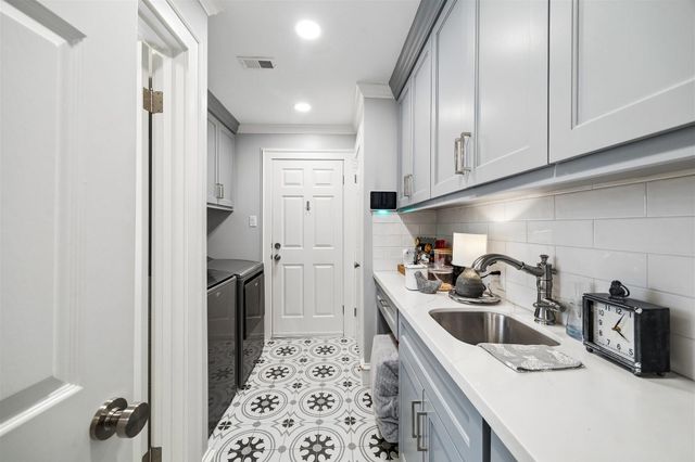 2507 Golden Pond Drive, Kingwood, TX 77345