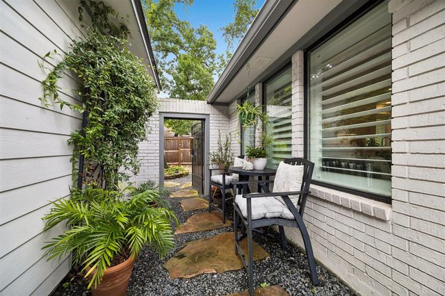 2507 Golden Pond Drive, Kingwood, TX 77345