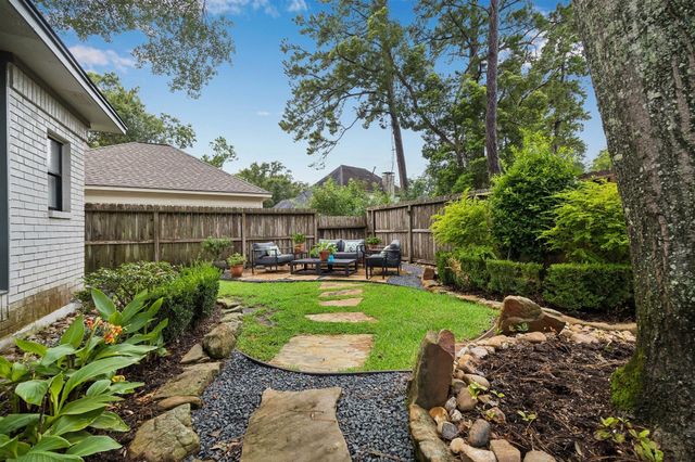2507 Golden Pond Drive, Kingwood, TX 77345