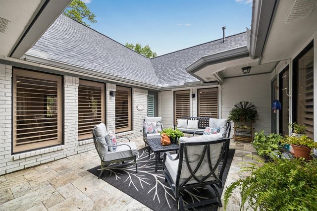 2507 Golden Pond Drive, Kingwood, TX 77345