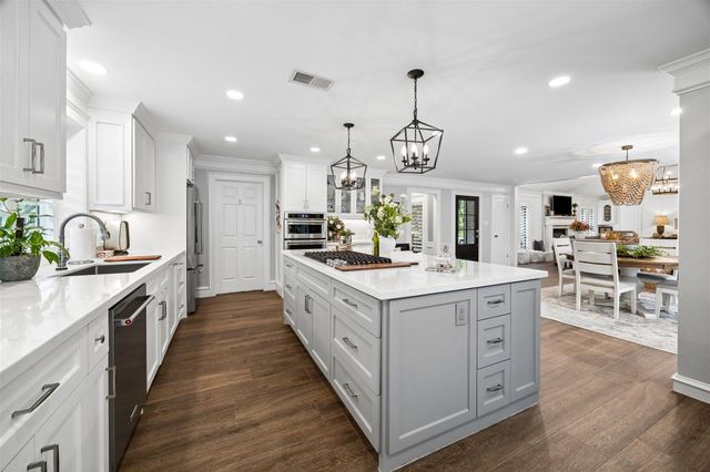 2507 Golden Pond Drive, Kingwood, TX 77345