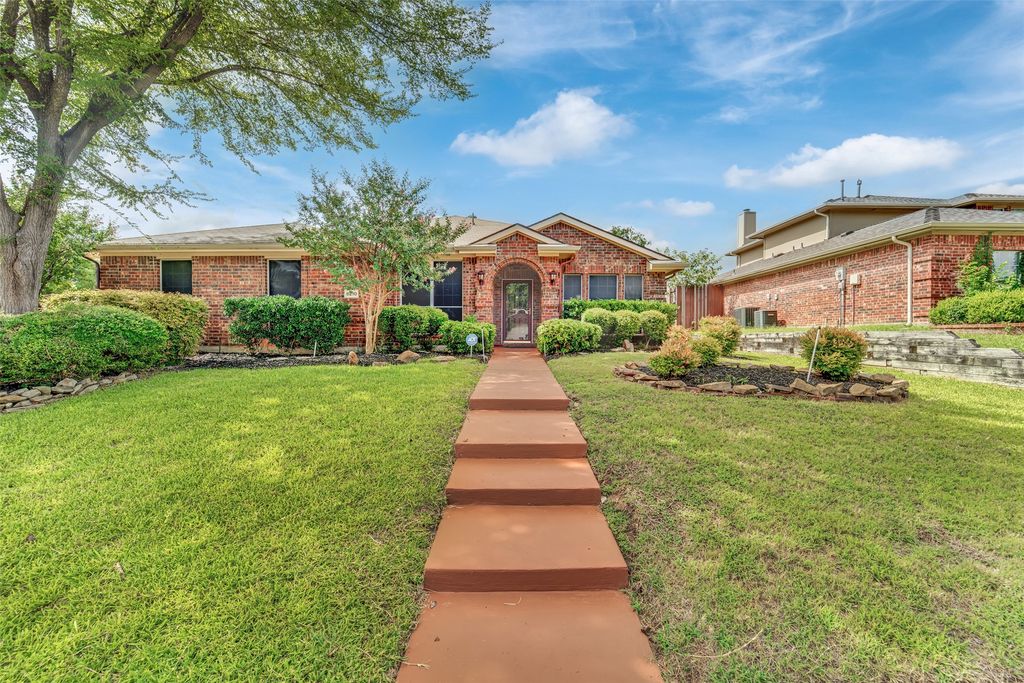 8210 Sailors Street, Rowlett, TX 75089