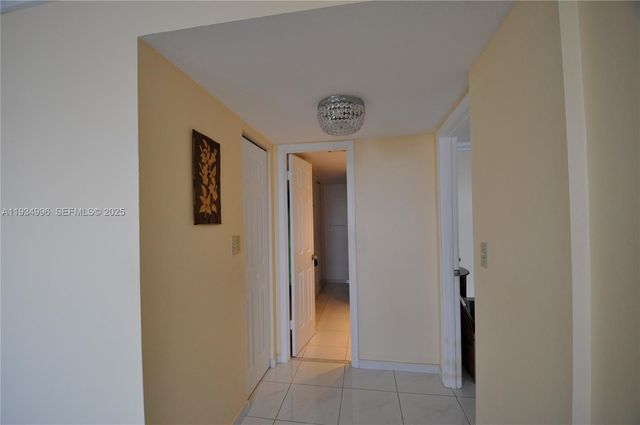 1865 S Ocean Dr 9I, Hallandale Beach, FL 33009