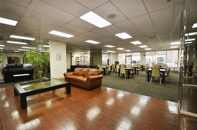 1865 S Ocean Dr 9I, Hallandale Beach, FL 33009