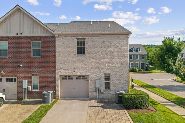 1636 Shadow Green Dr, Franklin, TN 37064