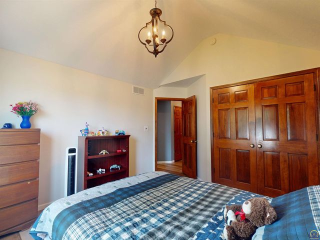 3404 SE 39th TER, Topeka, KS 66609