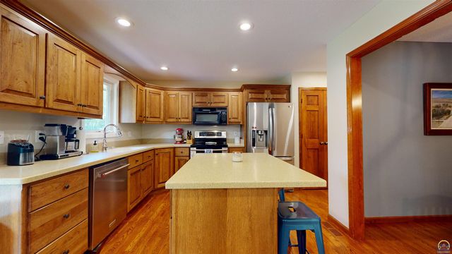 3404 SE 39th TER, Topeka, KS 66609