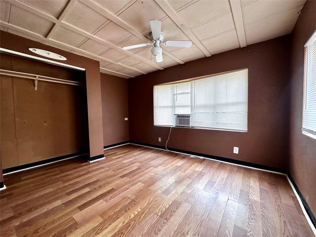 40 County Rd 3557, Cleveland, TX 77327
