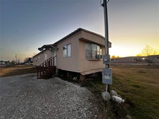 40 County Rd 3557, Cleveland, TX 77327