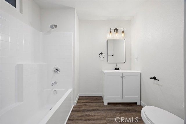 335 Hickorywood Lane, Bakersfield, CA 93308