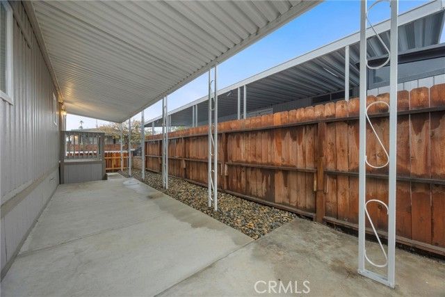 335 Hickorywood Lane, Bakersfield, CA 93308