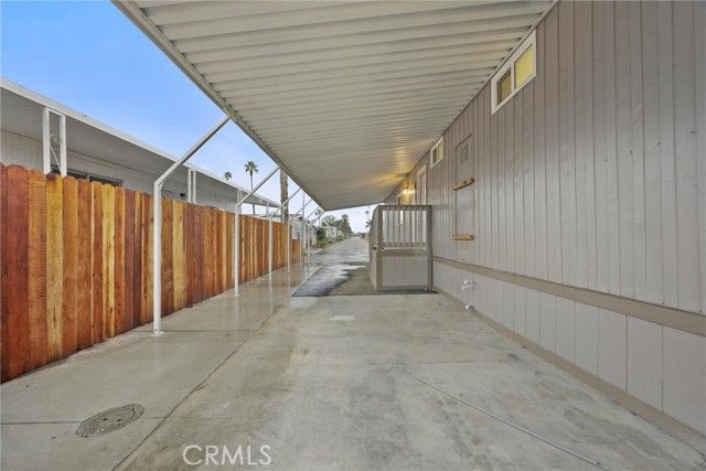 335 Hickorywood Lane, Bakersfield, CA 93308