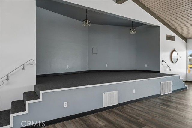 335 Hickorywood Lane, Bakersfield, CA 93308