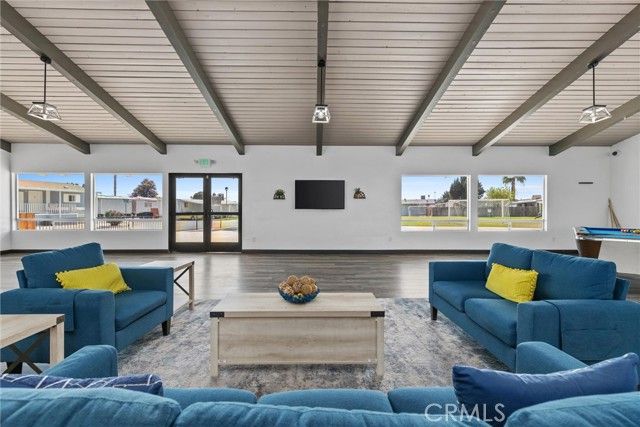 335 Hickorywood Lane, Bakersfield, CA 93308