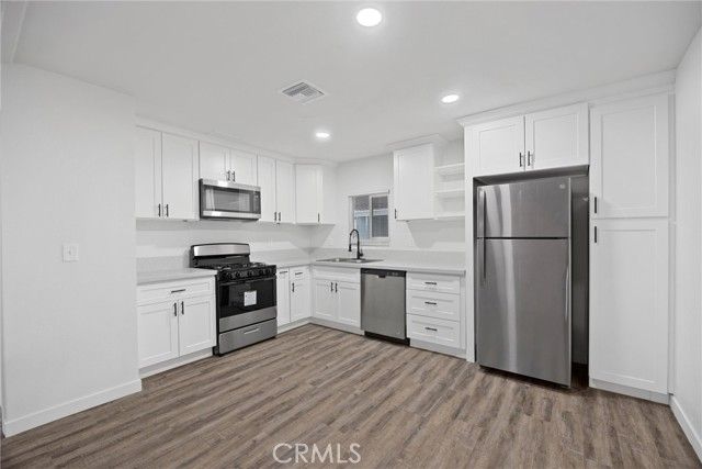 335 Hickorywood Lane, Bakersfield, CA 93308