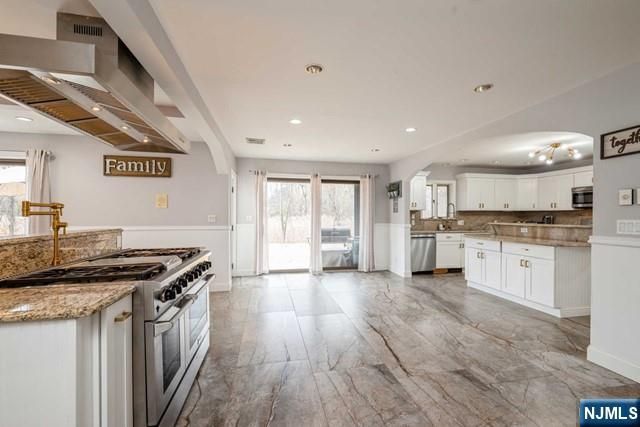 15 Fox Run, North Caldwell, NJ 07006