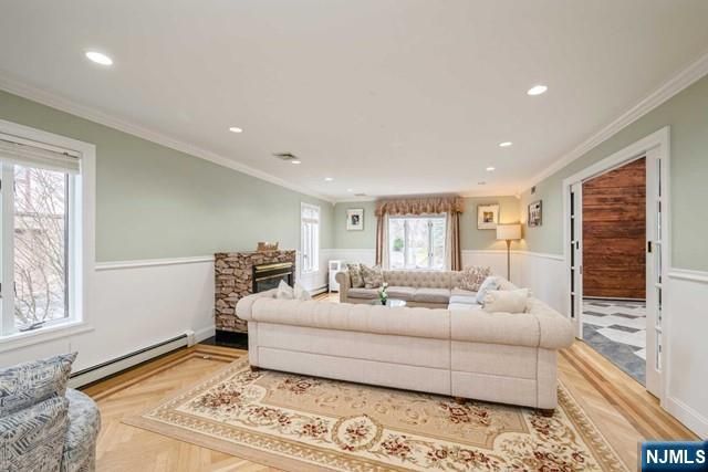 15 Fox Run, North Caldwell, NJ 07006
