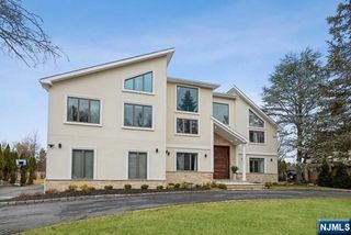 15 Fox Run, North Caldwell, NJ 07006