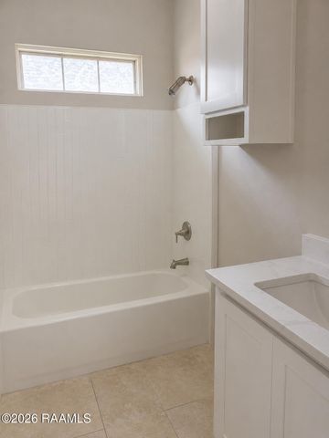 104 Woodlake Lane, Lafayette, LA 70508