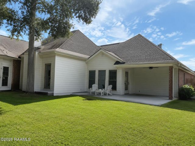 104 Woodlake Lane, Lafayette, LA 70508