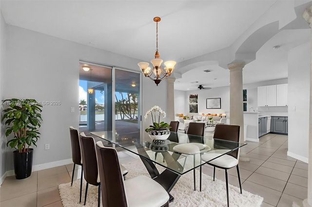 6425 SW 164th Ave, Miami, FL 33193