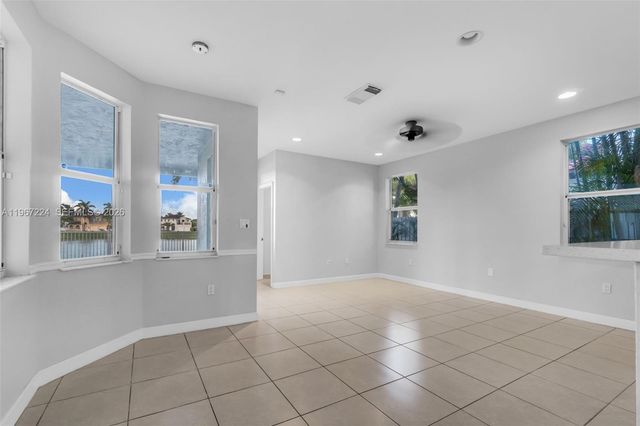 6425 SW 164th Ave, Miami, FL 33193