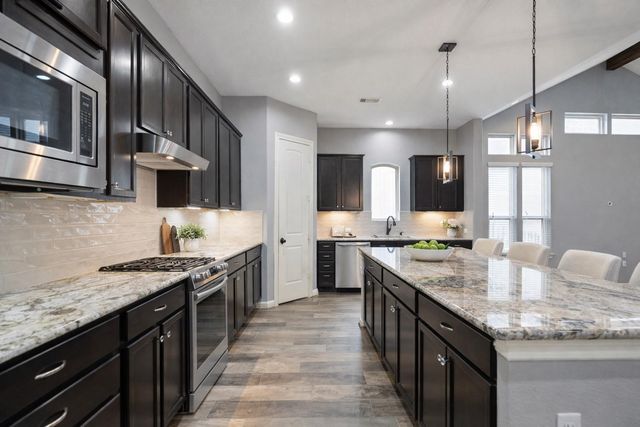 104 Camden Hills Drive, Montgomery, TX 77356
