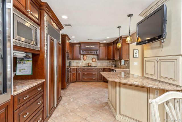 110 Thornwood Road, Massapequa Park, NY 11762