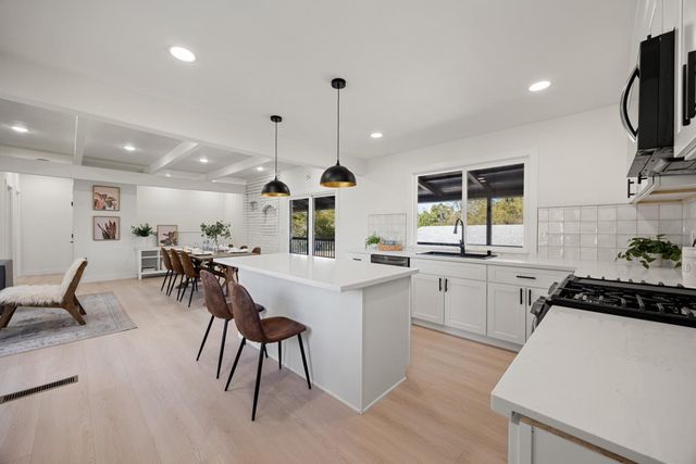 6085 Cavitt Stallman Rd, Granite Bay, CA 95746