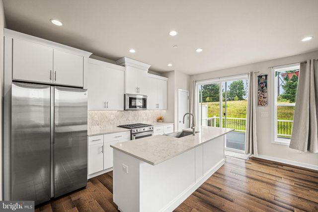 49 TAMARACK CIR, Norristown, PA 19403