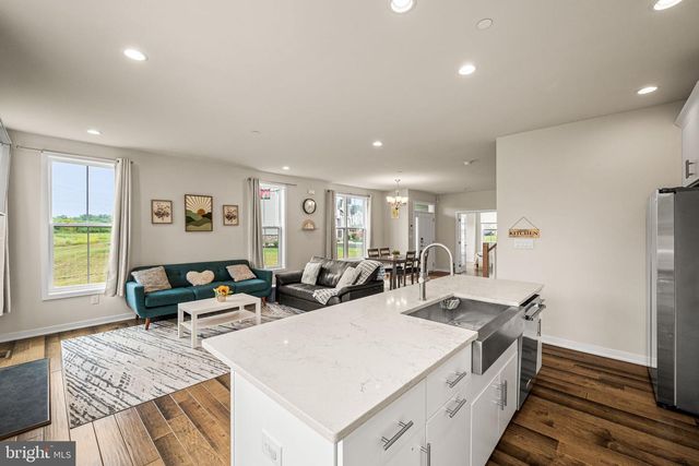 49 TAMARACK CIR, Norristown, PA 19403