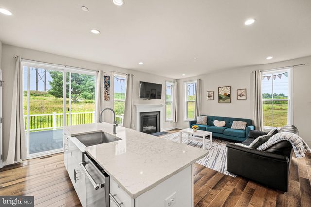 49 TAMARACK CIR, Norristown, PA 19403