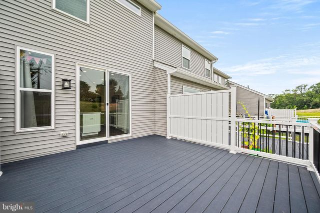 49 TAMARACK CIR, Norristown, PA 19403