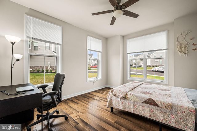 49 TAMARACK CIR, Norristown, PA 19403