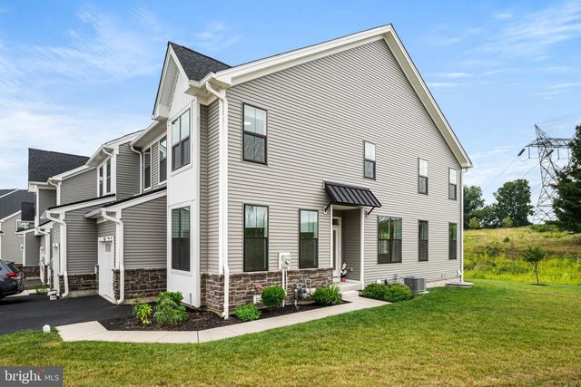 49 TAMARACK CIR, Norristown, PA 19403