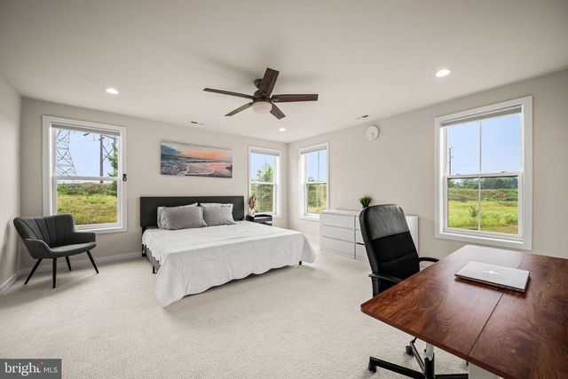 49 TAMARACK CIR, Norristown, PA 19403