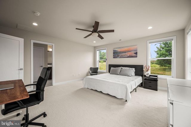 49 TAMARACK CIR, Norristown, PA 19403