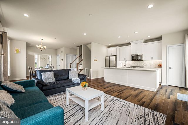 49 TAMARACK CIR, Norristown, PA 19403