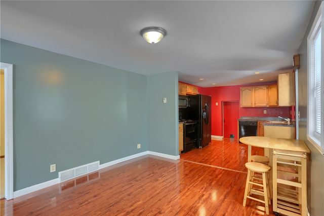 9 13th St, Bessemer, PA 16112