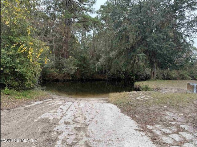 1134 CORAL FARMS Road, Florahome, FL 32140