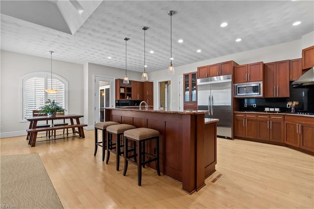 1865 S Woodside LN, Virginia Beach, VA 23454